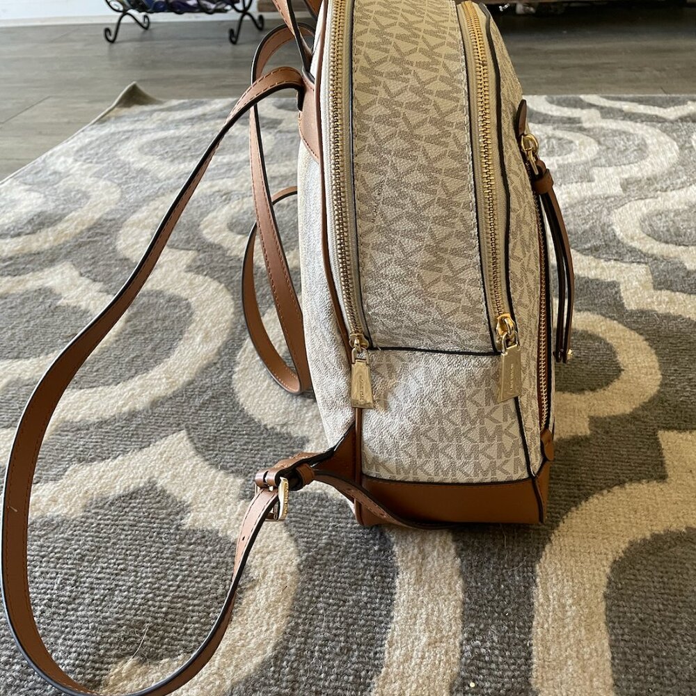 NWT Michael Kors "Brooklyn" medium logo monogram backpack in tan / vanilla Y2K - Picture 9 of 14